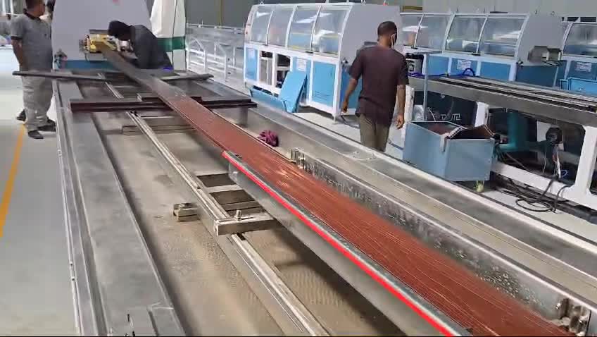 La nostra apparecchiatura Yongte WPC è stata installata e debug con successo nella fabbrica del cliente indiano