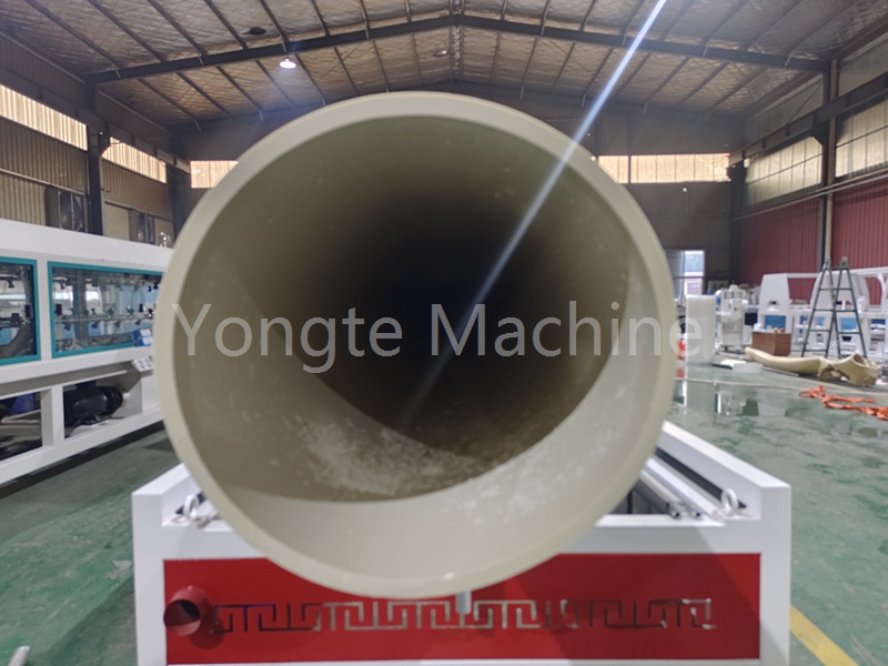 Yongte Plastic Machinery supera le difficoltà di produzione dei tubi in PVC da 630 mm e promuove il progresso di qualità del settore