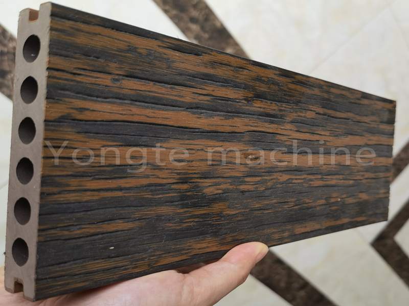 Yongte ha sviluppato la più recente tecnologia di co-estrusione multistrato per la macchina per estrusione WPC