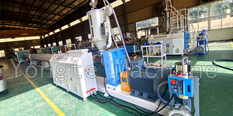 Yongte 75-250 mm PE La linea di produzione del tubo deve essere testata e ispezionata entro la fine di marzo 2025