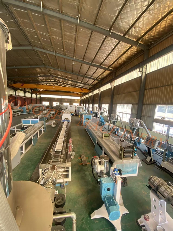 Yongte Plastic Machinery ha svelato una serie di nuove linee di produzione, dimostrando la sua forza professionale