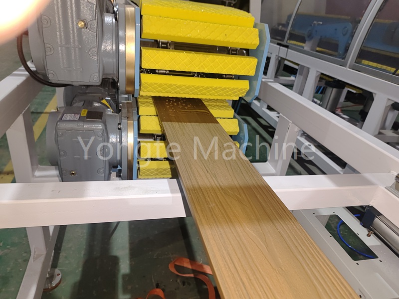 Yongte Plastic Machinery coglie le alte terreno del mercato in plastica in legno all'estero con tecnologia a basse emissioni di carbonio