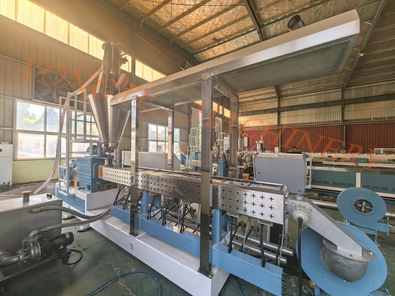 Linea di produzione in plastica in plastica in plastica in legno di Qingdao Yongte in plastica