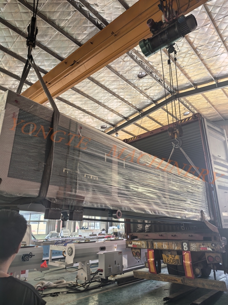 La linea di produzione in plastica in legno di Yongte Plastic Machinery viene inviata in Canada e Green Smart Manufacturing viene elogiato all'estero.