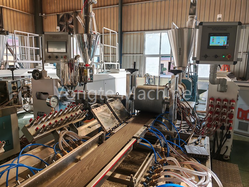 Yongte WPC Decking Extrusion Machine testata e ispezionata prima della consegna