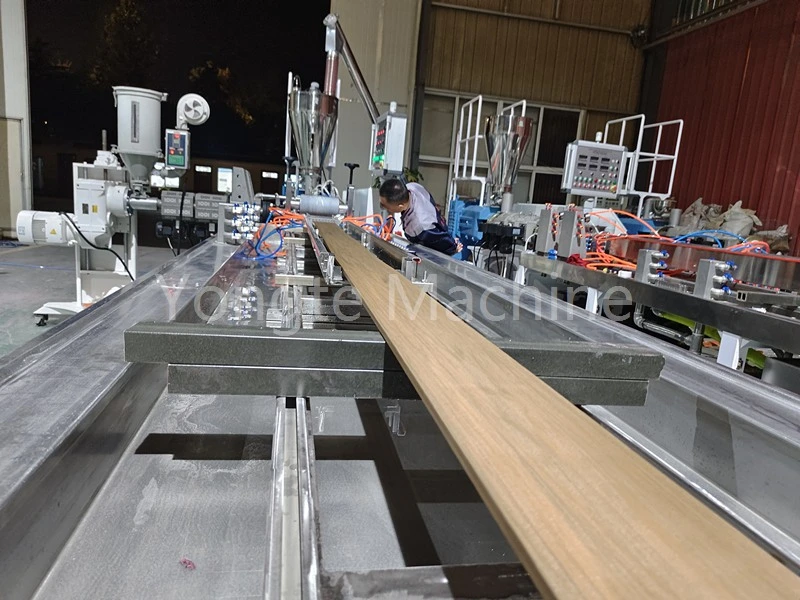 Yongte WPC Decking Production Plant è stato installato con successo in indiano