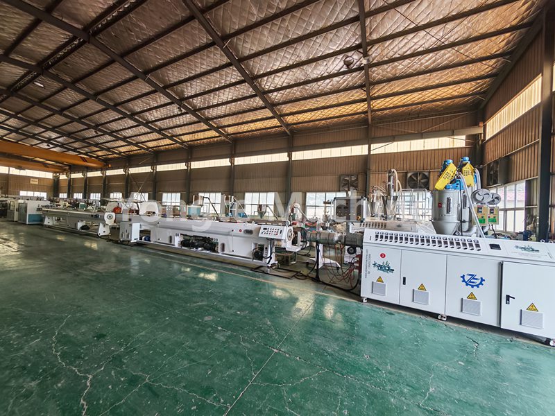 Macchina per la produzione di tubi in PE ad alta velocità da 16-63 mm per cliente argentino