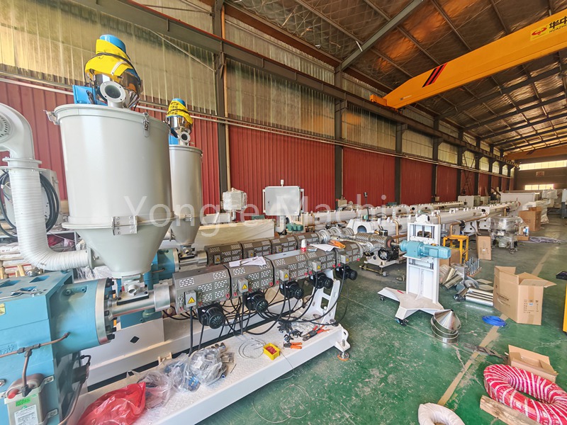75-160 mm Co-estrusione a tre strati PPR Production Machine Linea