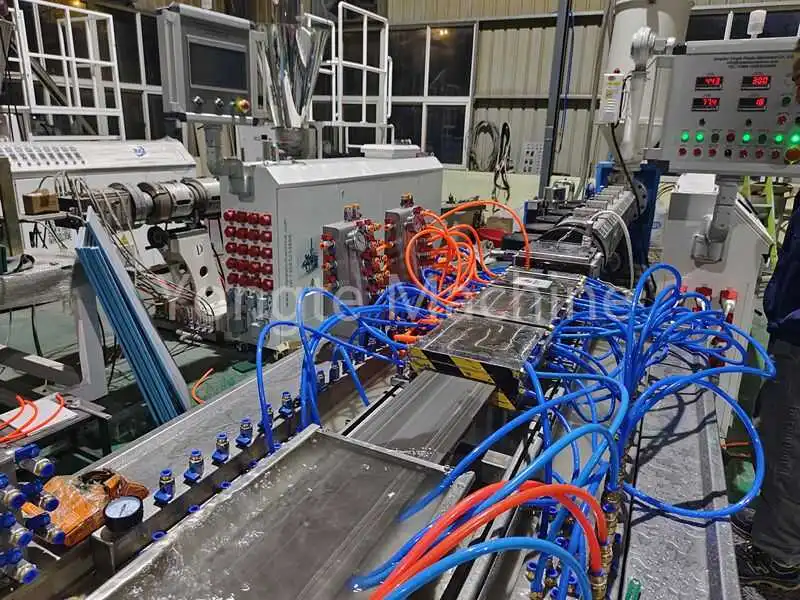 Macchina di estrusione del legname di plastica PE/PP per riutilizzare lo spreco di film in plastica
