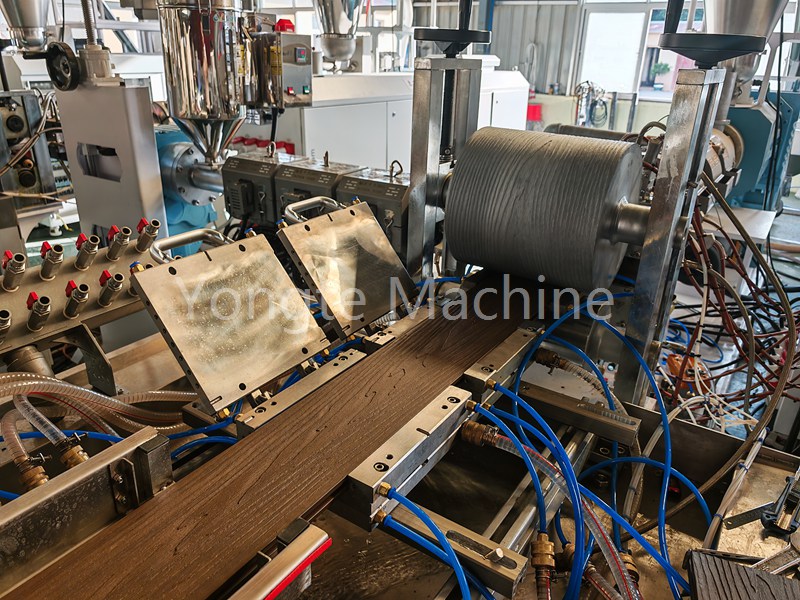 WPC Decking online 3D Escusting Machine
