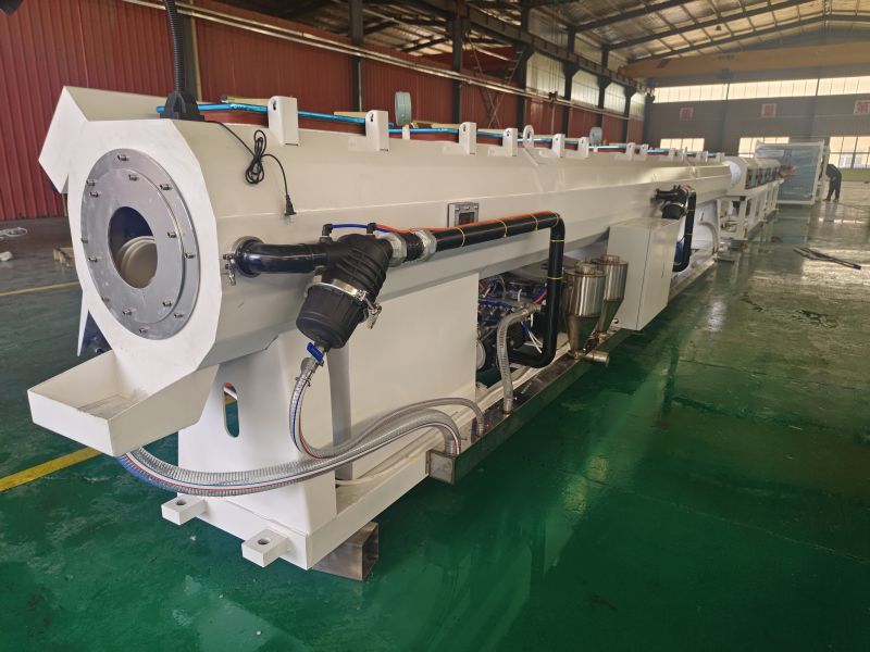 La macchina per tubi in HDPE di Yongte in Cina