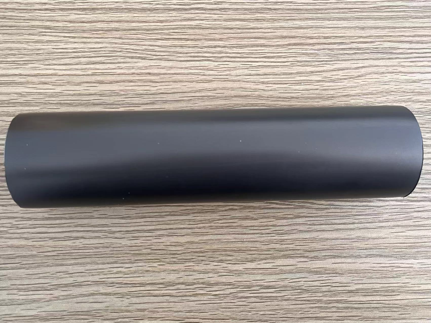 L'attrezzatura per la produzione di tubi conduttivi compositi in plastica di grafene ha completato magnificamente la macchina di prova!