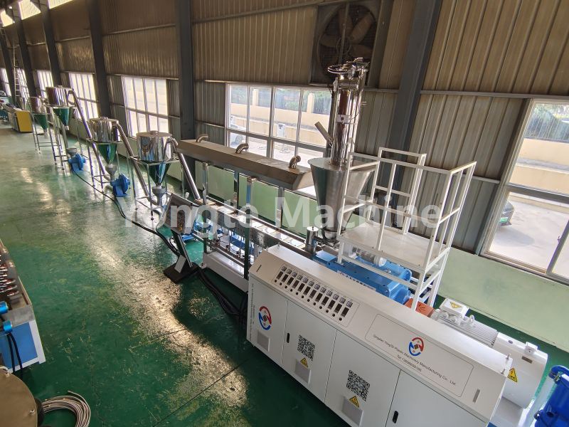 Yongte ha completato con successo la macchina per la granulazione WPC ad alta efficienza