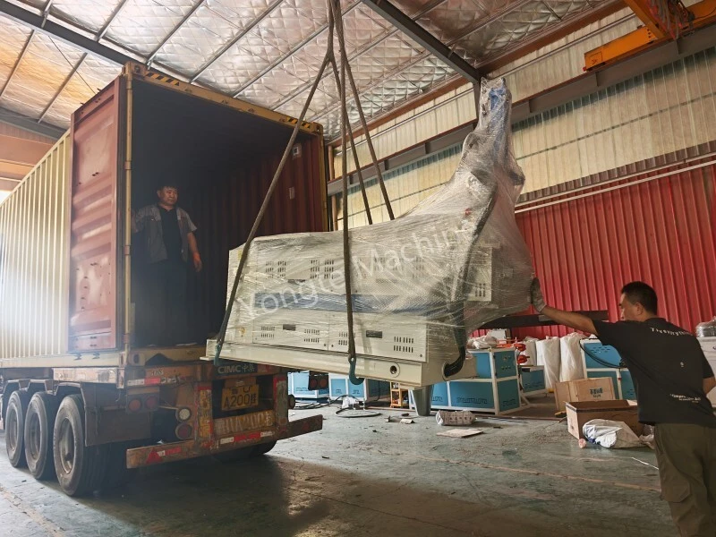 Consegna della macchina per la pellettizzazione della plastica al cliente in Africa