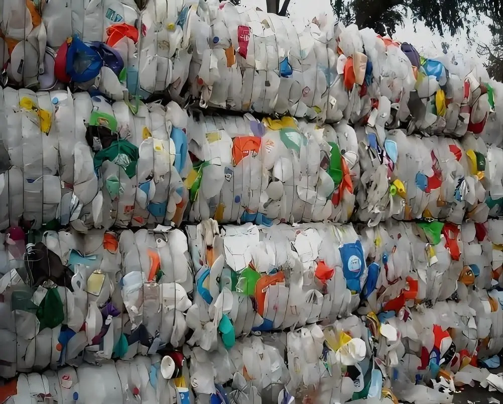 Quali rifiuti di plastica possono essere utilizzati dalla macchina per legname di plastica?