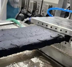 Yongte risolve un difetto di produzione della pavimentazione WPC per un cliente canadese durante la notte