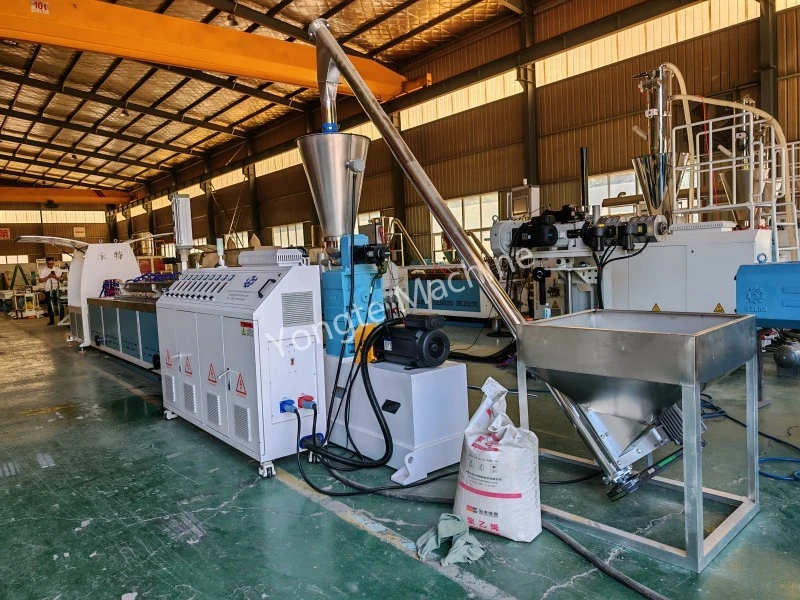 Messa in servizio con successo della linea di produzione di tubi in gomma espansa per un cliente indiano