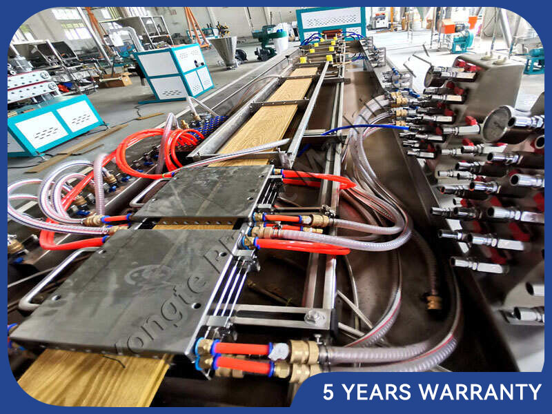 Macchina per estrusione di decking WPC