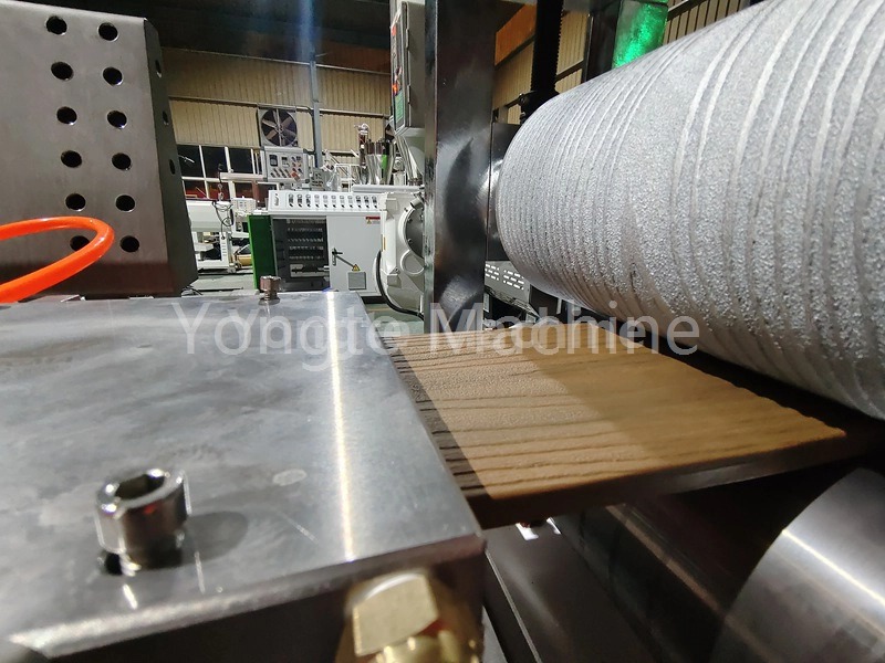 Macchina per decking WPC
