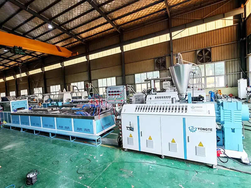 Linea di macchine per porte WPC