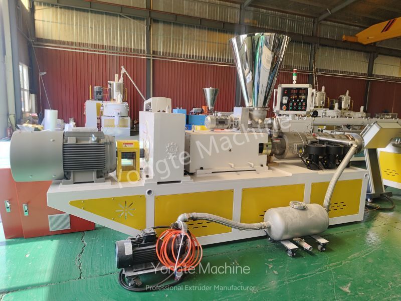 WPC Macchina in plastica in plastica in plastica in plastica PVC Porta WPC Machine