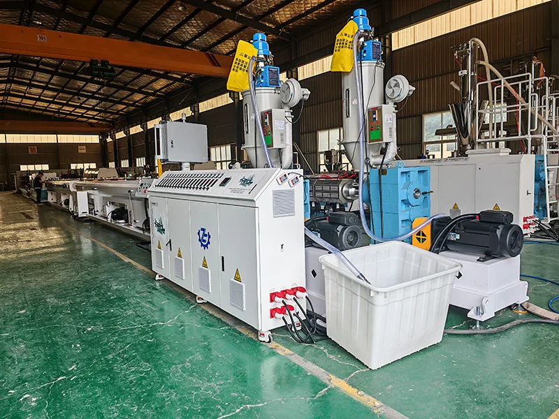 Linea di produzione di tubi PPR a 3 strati Yongte in Algeria